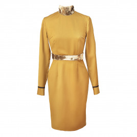 Steath dress with velvet belt