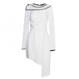 Robe blanche asymétrique